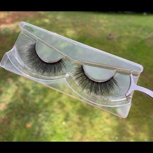 False Eyelashes (Gem)